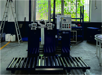 力固智能丨BDF-300D2防爆型原料自動(dòng)定量灌裝設(shè)備，順利運(yùn)往客戶現(xiàn)場(chǎng)